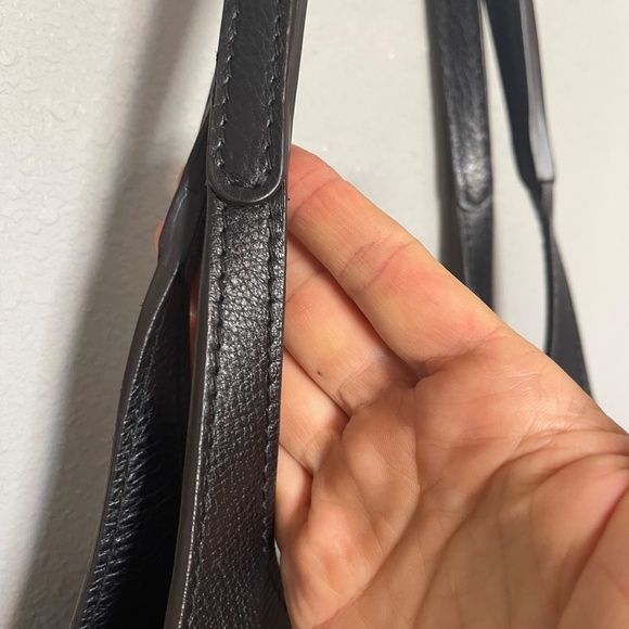 Lindquist Big Ama in Black - Picture 10 of 15